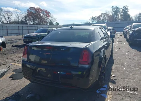 2021 Chrysler 300 300S z USA, uszkodzony, nr VIN 2C3CCABG9MH589012